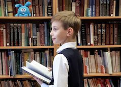 Фото с книгой