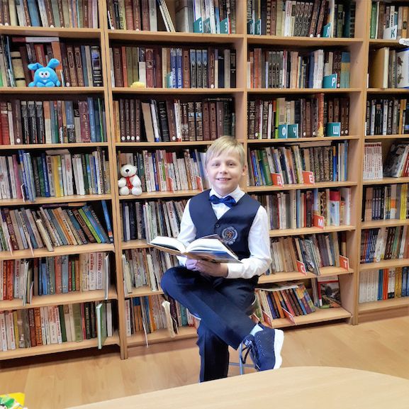 Фото с книгой